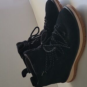 UGG Women's Lakesider Heritage Mid Boot